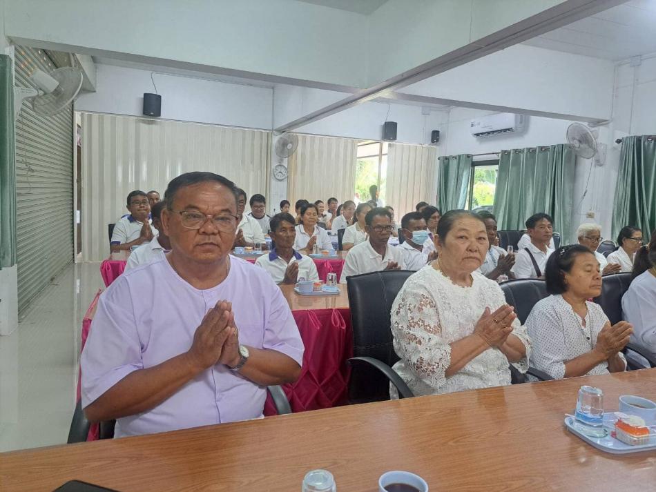 จัดโครงการอบรมคุณธรรมจริยธรรมประจำปี 2557